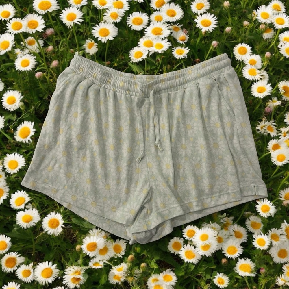 Women’s Sleep Shorts Daisy Light Green Comfy Soft